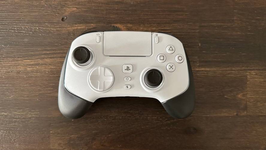 Razer Wolverine V2 Pro Wireless Images